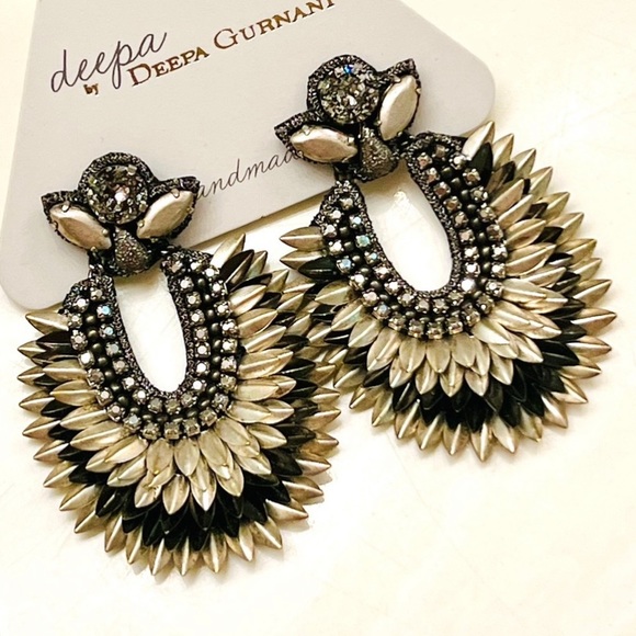 🌺🎉HP🎉🌺 NWT Deepa Gurnani Crystal Lotus Petal Chandeliers - Picture 10 of 16